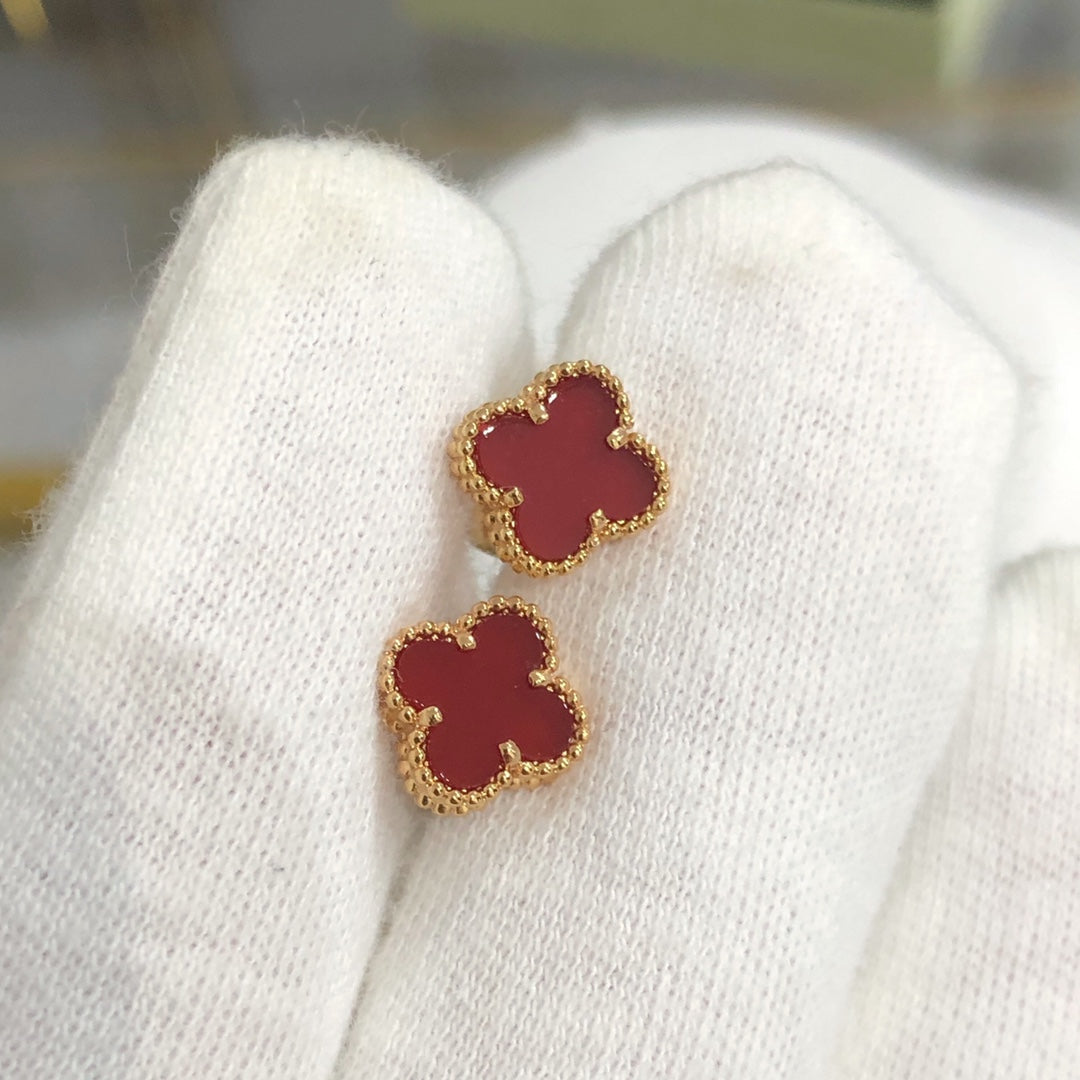 ??MIRA?¡¥CLOVER MINI GOLD EARRINGS