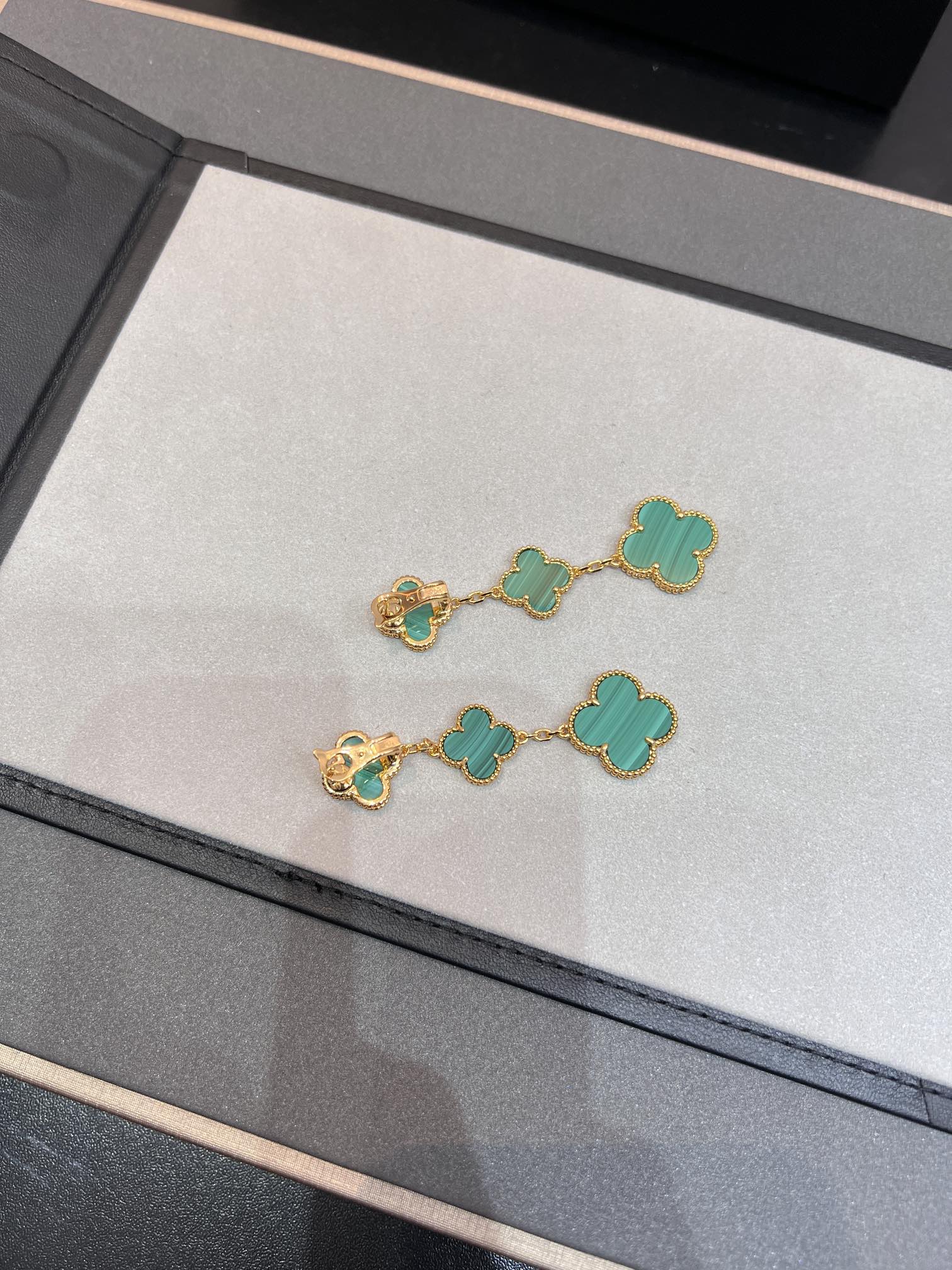??MIRA?¡¥CLOVER MALACHITE 3 MOTIFS GOLD