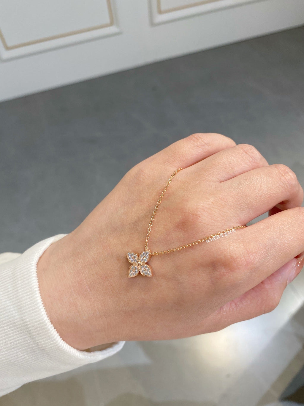 ??MIRA?¡¥STAR DIAMOND NECKALCE