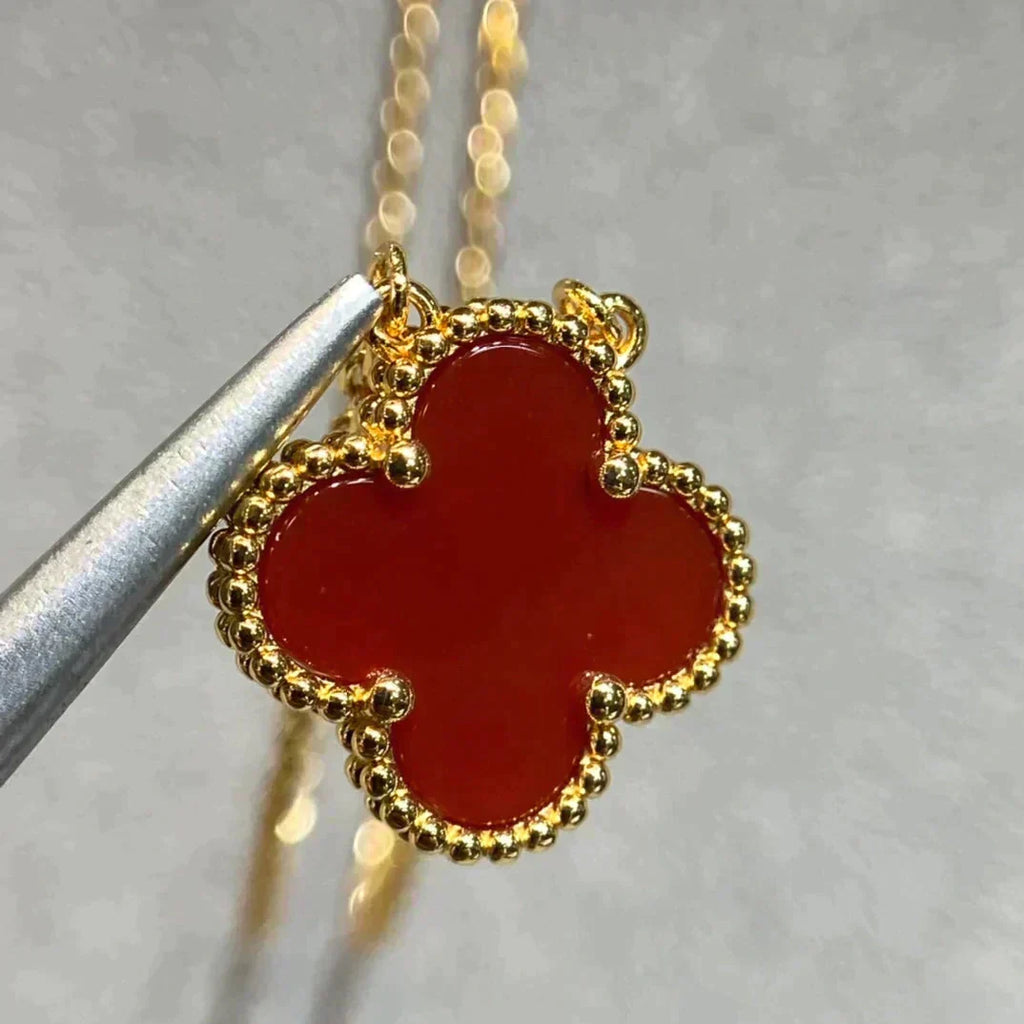 ??MIRA?¡¥CLOVER 15MM CARNELIAN SINGLE FLOWER NECKLACE