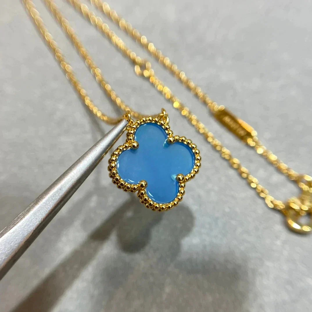 ??MIRA?¡¥CLOVER 15MM BLUE AGATE NECKLACE