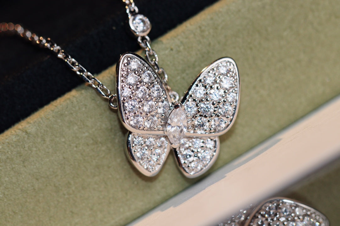 ??MIRA?¡¥BUTTERFLY DIAMOND NECKLACE