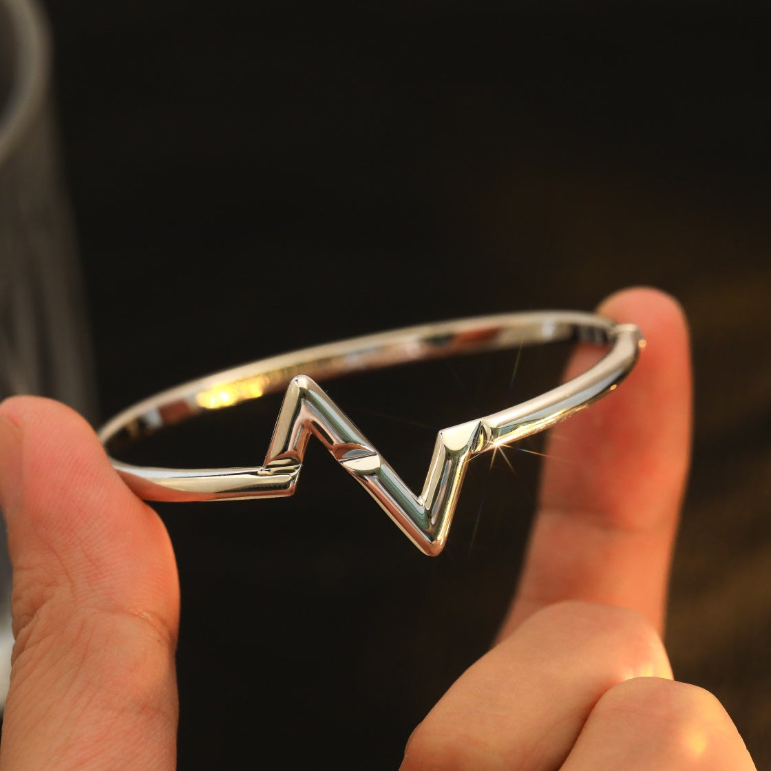 ??MIRA?¡¥VOLTE UPSITE DOWN BRACELET