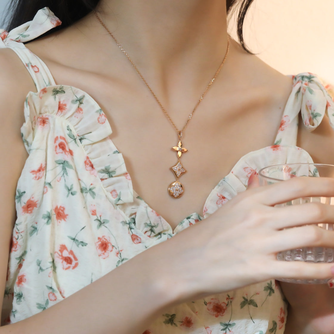??MIRA?¡¥STAR AND SUN DIAMOND PINK GOLD NECKLACE
