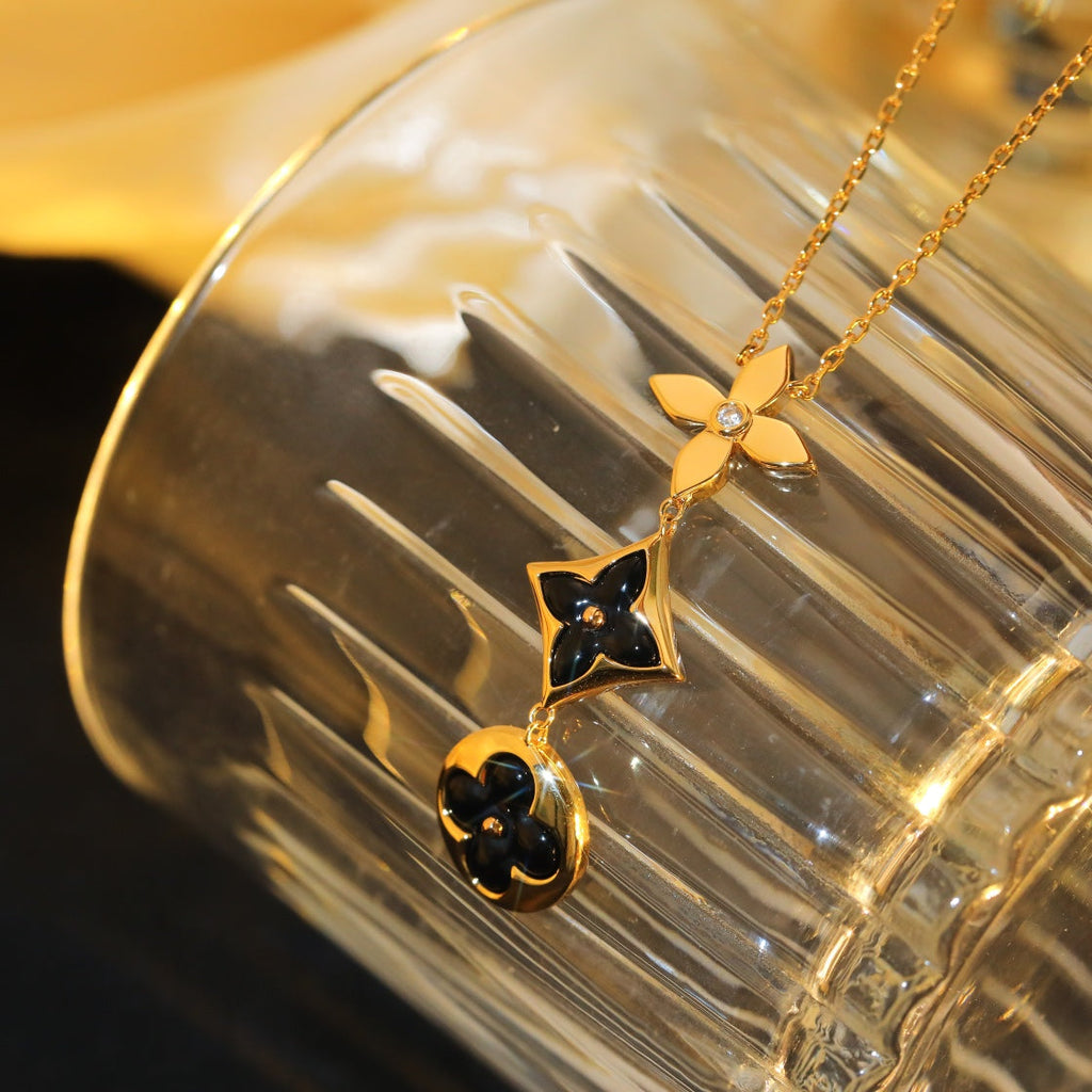 ??MIRA?¡¥STAR AND SUN ONYX PINK GOLD NECKLACE