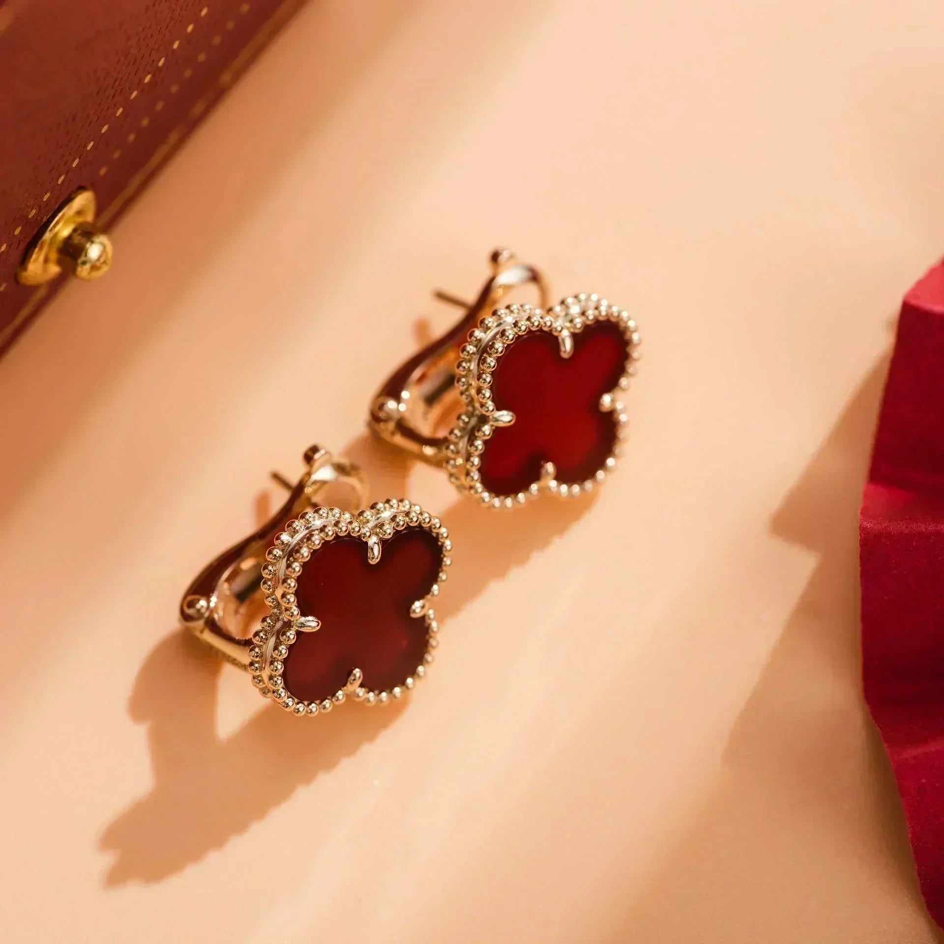 ??MIRA?¡¥CLOVER MEDIUM 1 MOTIFS CARNELIAN  EARRINGS