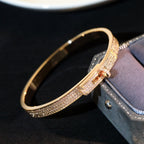 ??MIRA?¡¥KELLY BRACELET DIAMOND PAVED