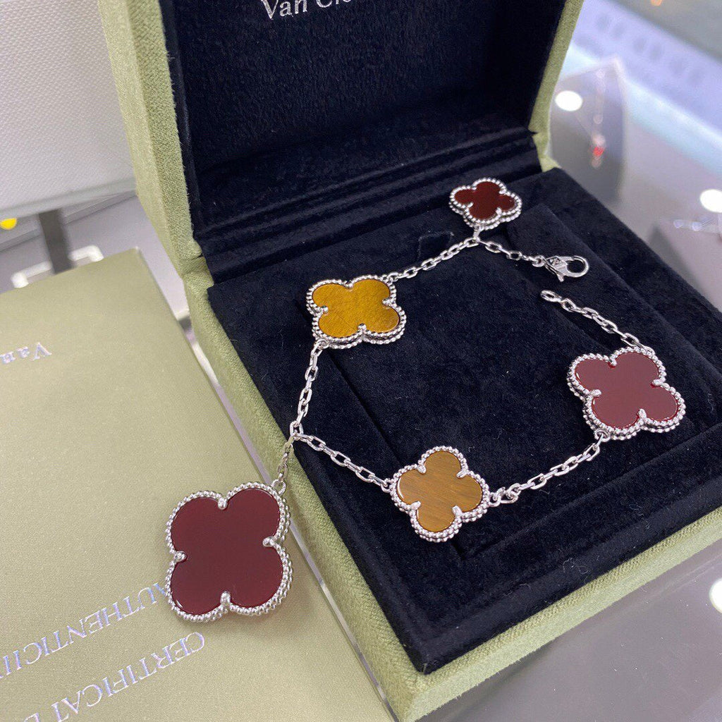 ??MIRA?¡¥CLOVER 5 MOTIFS SIVLER CARNELIAN TIGER EYE BRACELET