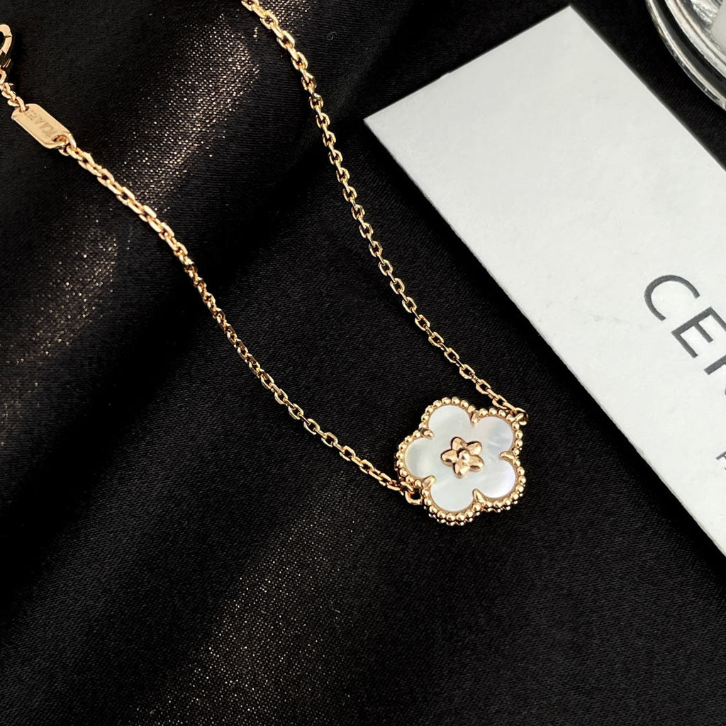 ??MIRA?¡¥LUCKY SPRING ROSE GOLD MOP BRACELET