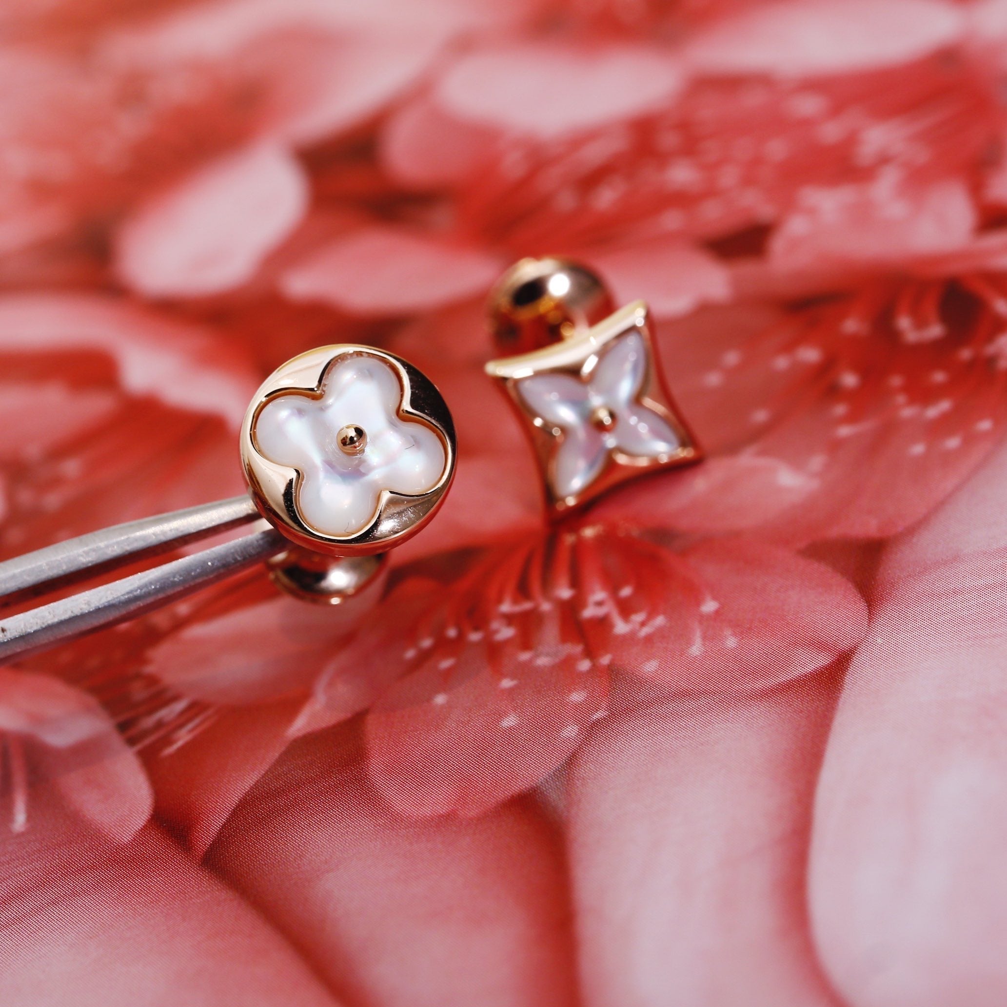 ??MIRA?¡¥STAR AND SUN PINK GOLD MOP STUD EARRINGS