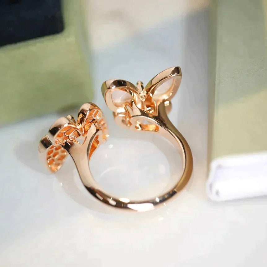 ??MIRA?¡¥TWIN BUTTERFLY DIAMOND MOP RING