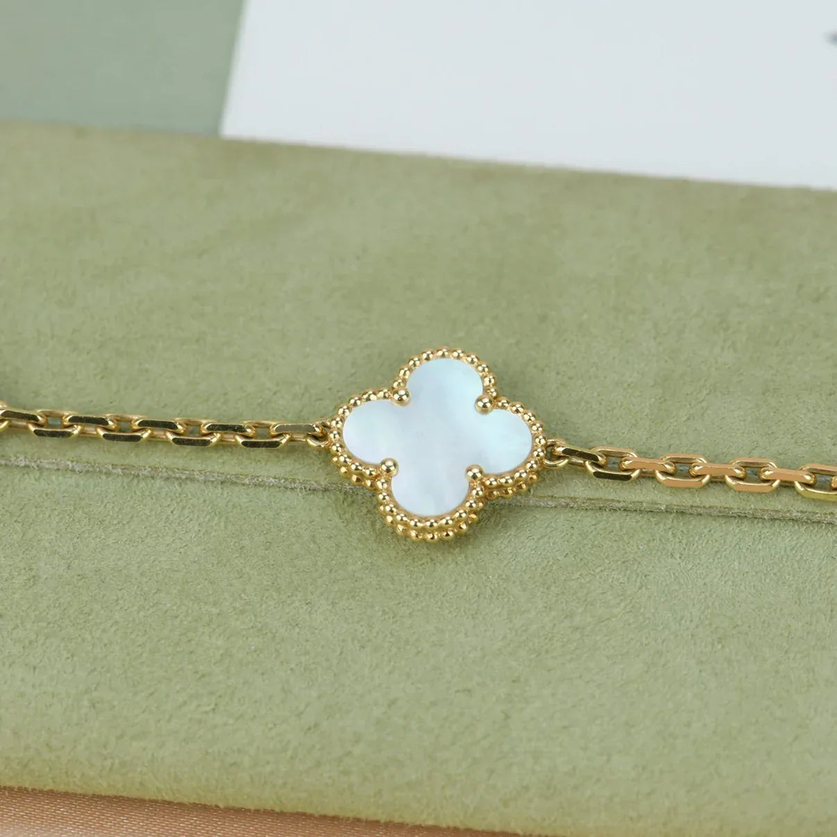 [MIRA]New CLOVER WHITE PEARL MOP 5 MOTIF BRACELET COLLECTION