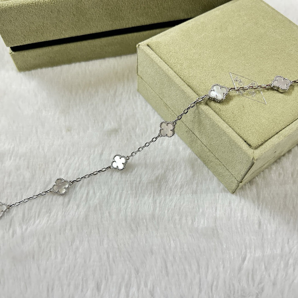 [??MIRA?¡¥]CLOVER 6 MOTIF WHITE MOP BRACELET