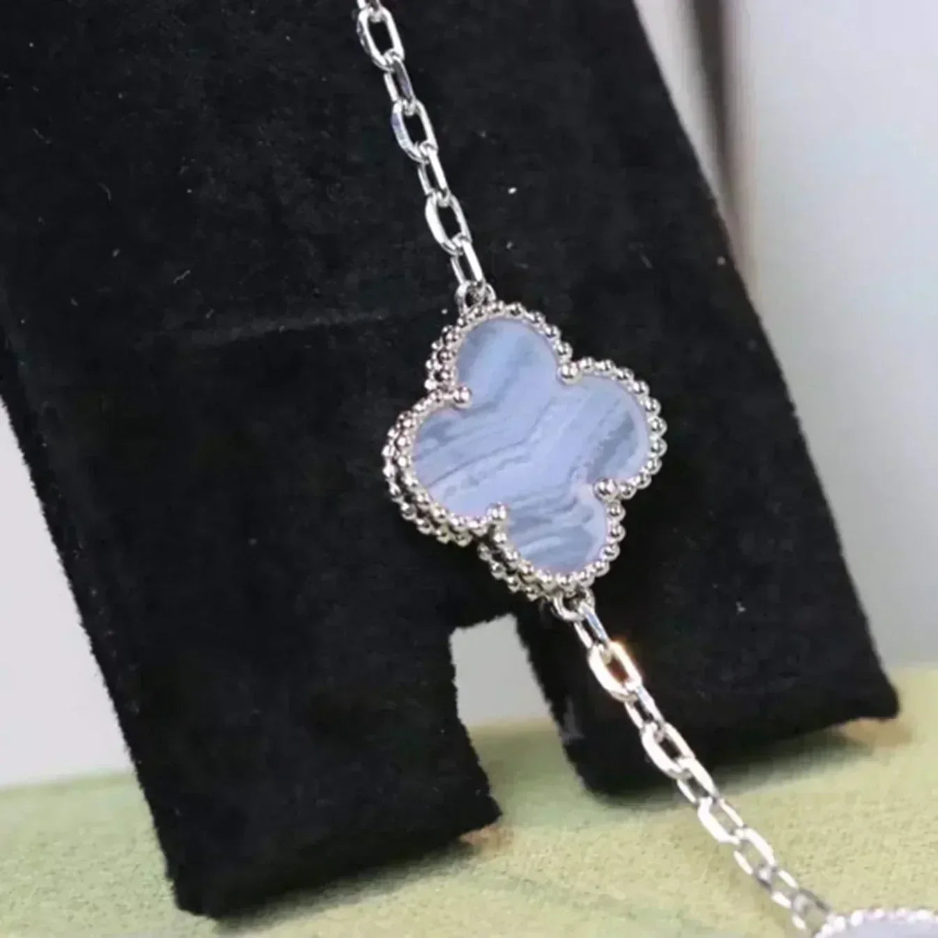 [MIRA]New  CLOVER 5 MOTIF PURPLE CHALCEDONY BRACELET COLLECTION