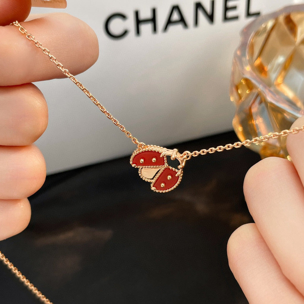 ??MIRA?¡¥LUCKY  CARNELIANS LADYBUG NECKLACE