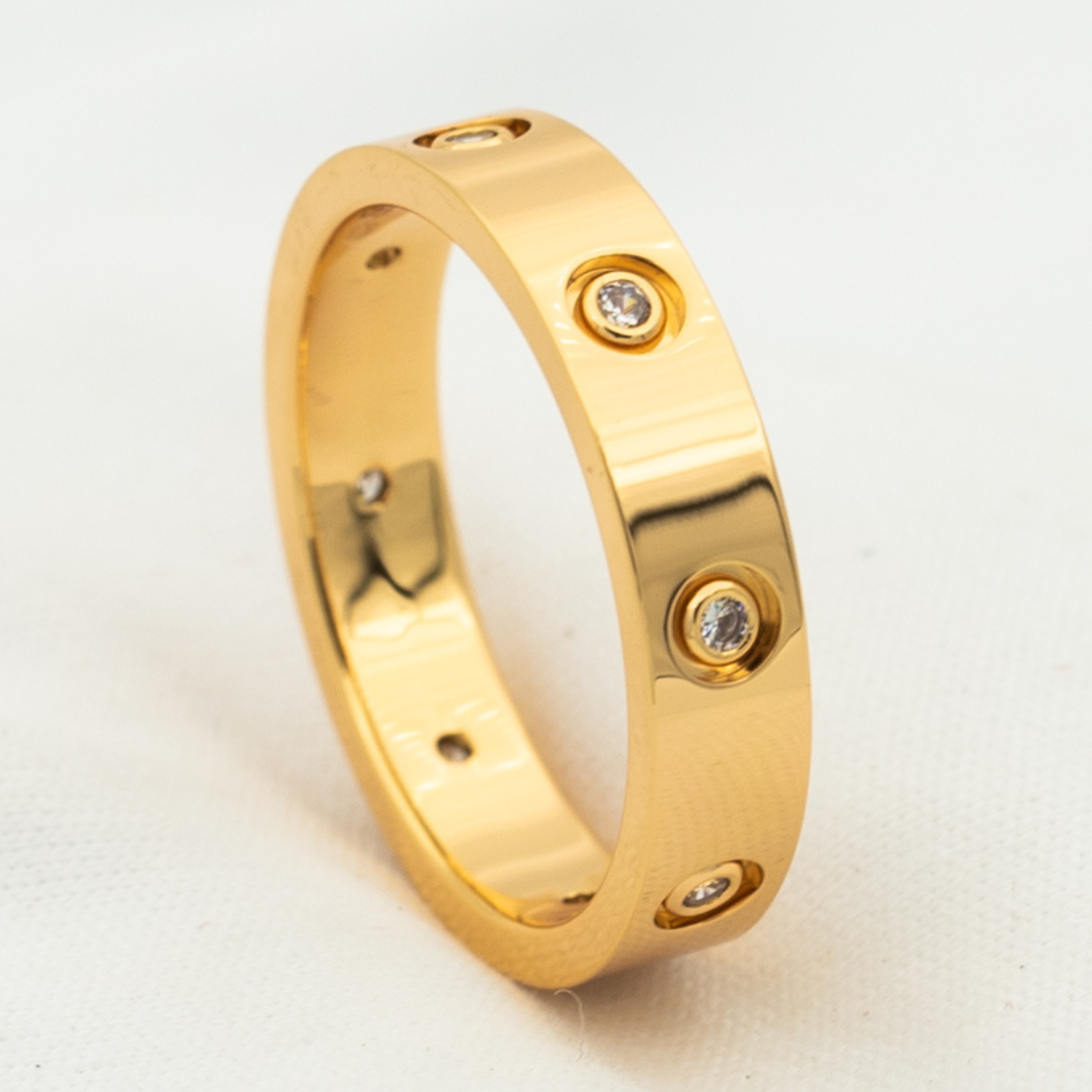 ??MIRA?¡¥LOVE RING 3.6MM 8 DIAMONDS