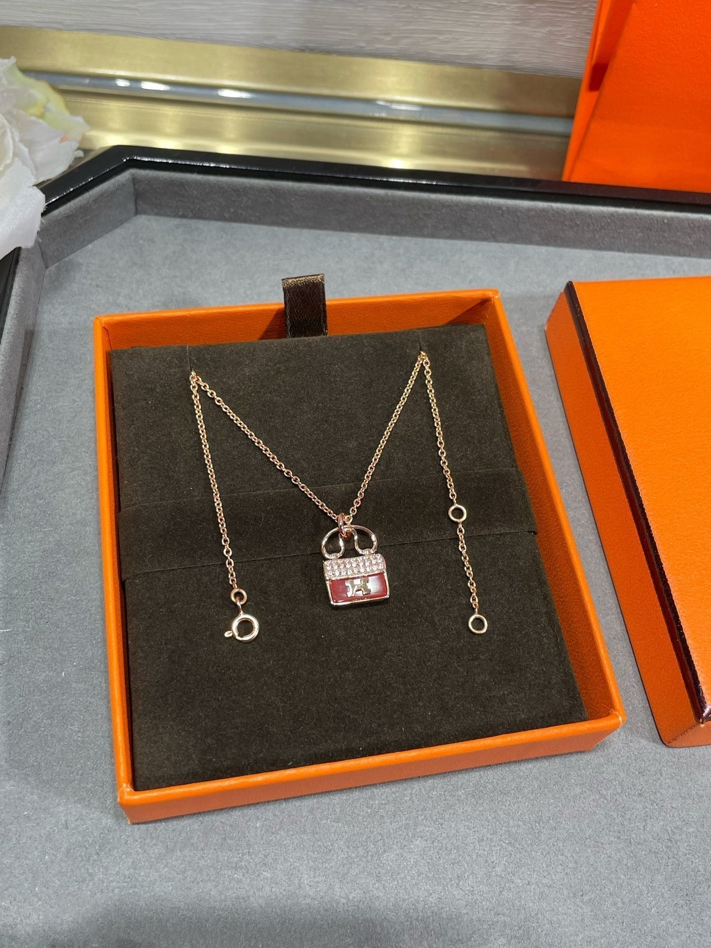 ??MIRA?¡¥H CIRCE MOISSANITE PENDANT NECKLACE GOLD