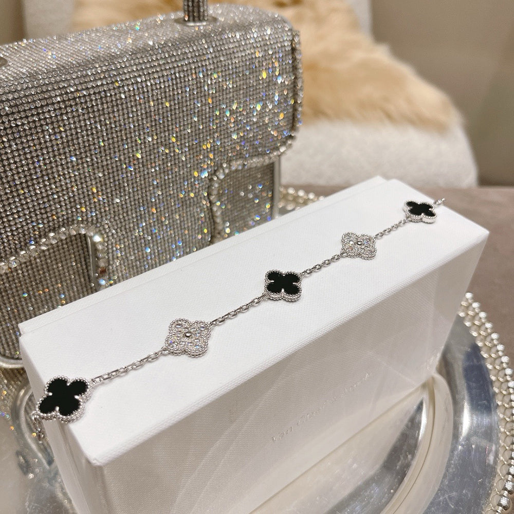 [MIRA]New CLOVER 5 MOTIF ONYXS BRACELET COLLECTION
