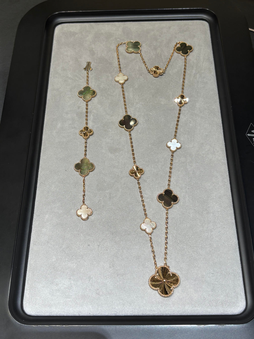 [??MIRA?¡¥] 25 NEW CLOVER 15 MOTIFS GRAY MOTHER-OF-PEARL