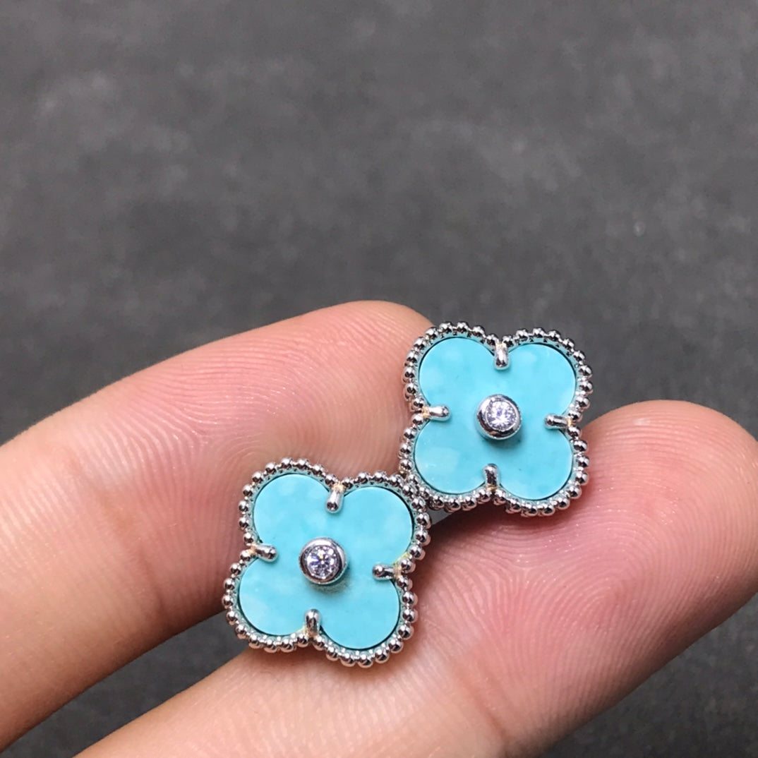 ??MIRA?¡¥CLOVER 1 DIAMOND BLUE SKY SILVER EARRINGS